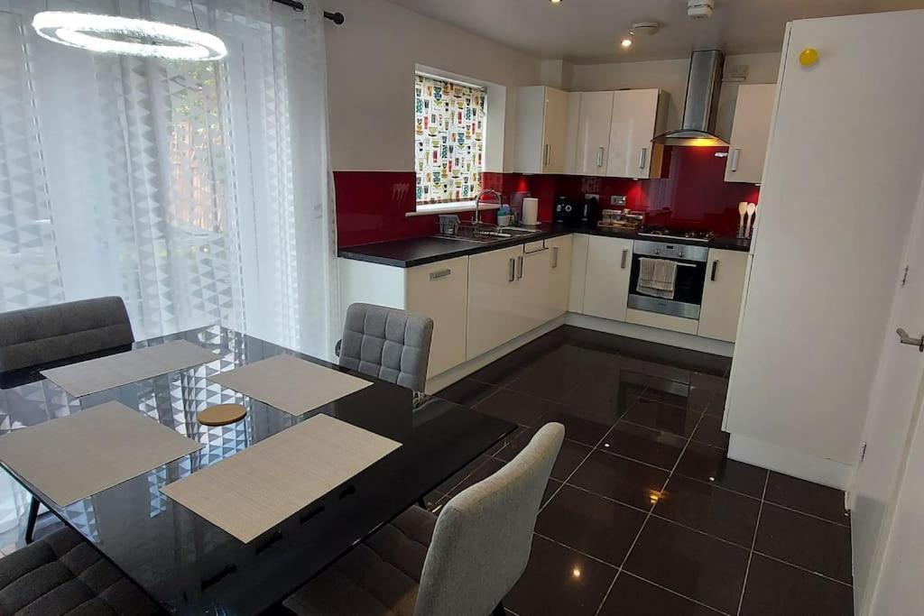 Modern Home Near Etihad, Coop Live Manchester Exteriör bild
